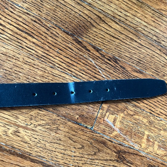 Pierre Cardin Men’s black leather belt with silver buckle Size 36 - Picture 3 of 4